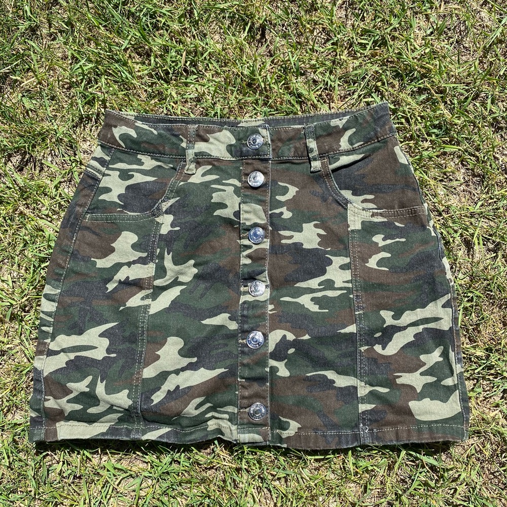 Almost Famous Camouflage Button-Front Mini Skirt - Green, Brown
